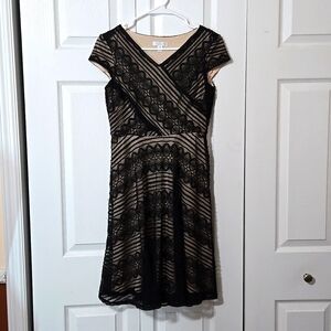 London Times Black Lace Dress, Size 6p, EUC
